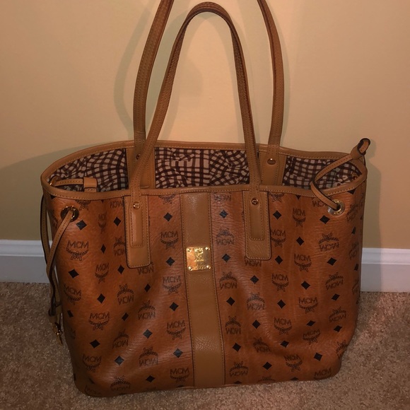 Reversible MCM Tote - Picture 3 of 6